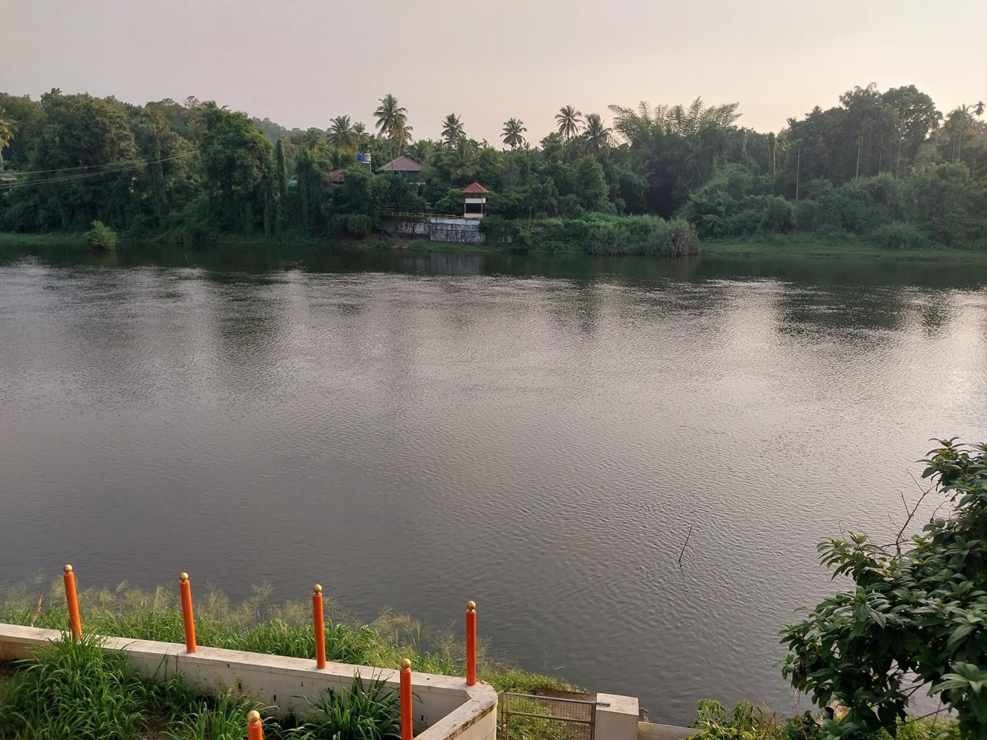 Stayberries River Rock Villa Athirapilly Kizhake Chālakudi Dış mekan fotoğraf